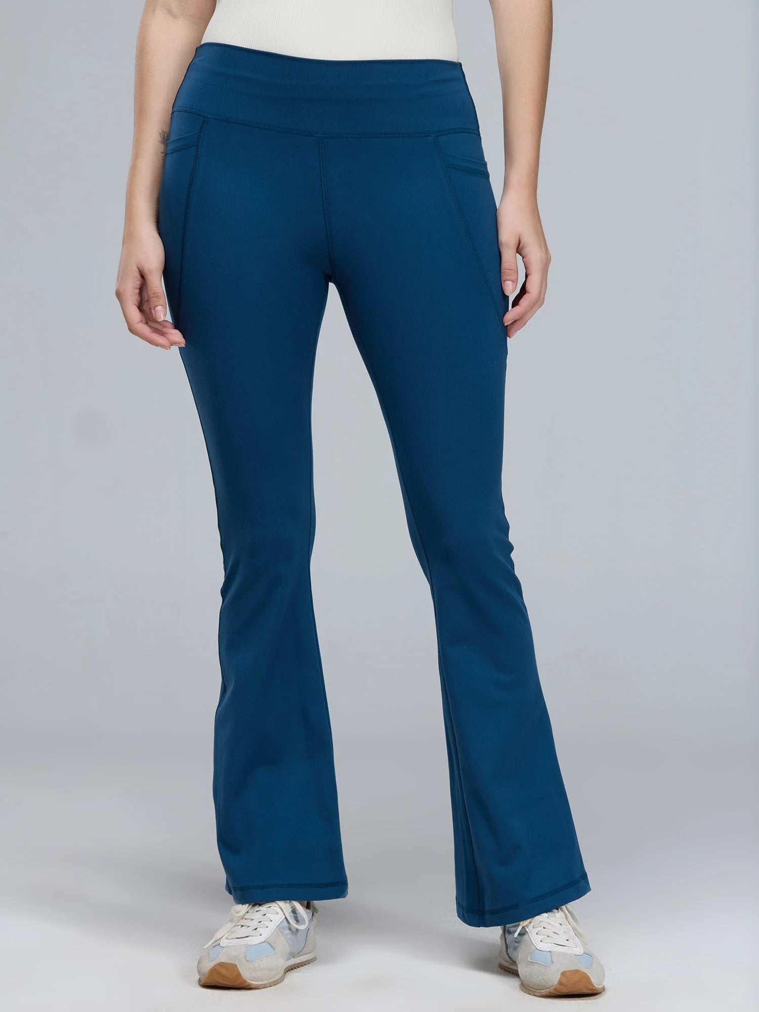 Women’s High-Waist Flared Yoga Pants – Stretch Fit Workout & Athleisure Leggings