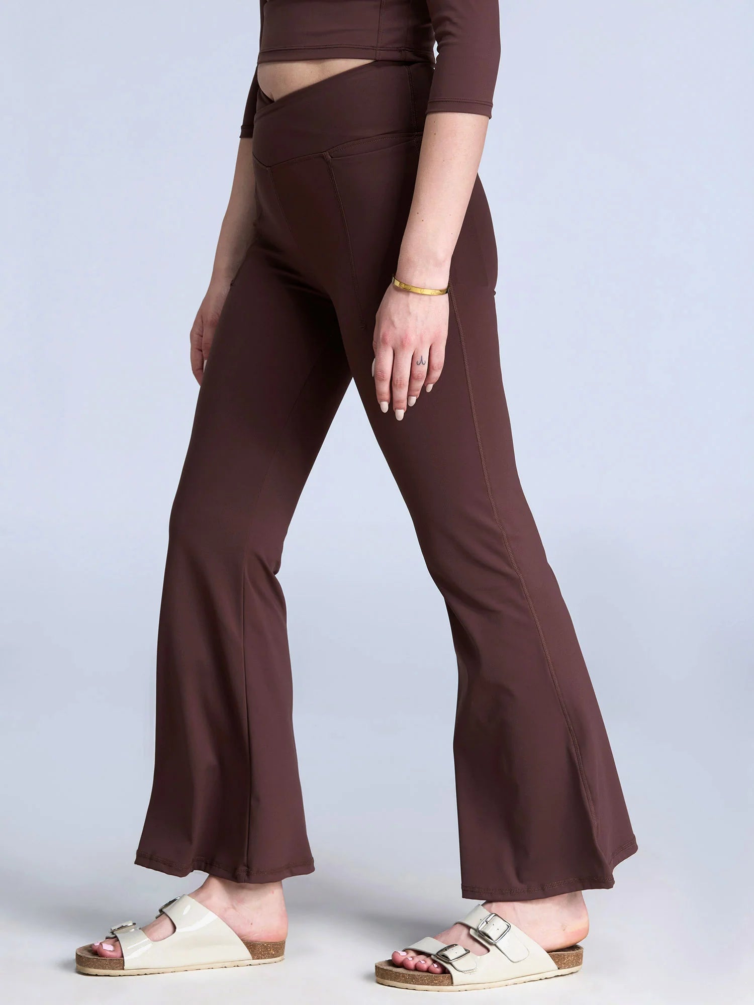 Crossover V-Waist Flare Yoga Pants – Sculpting Bootcut Leggings (Petite & Tall) – Chocolate Brown